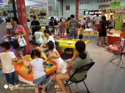 兒童泡泡的美好未來 玩具的技術(shù)開發(fā)與銷售