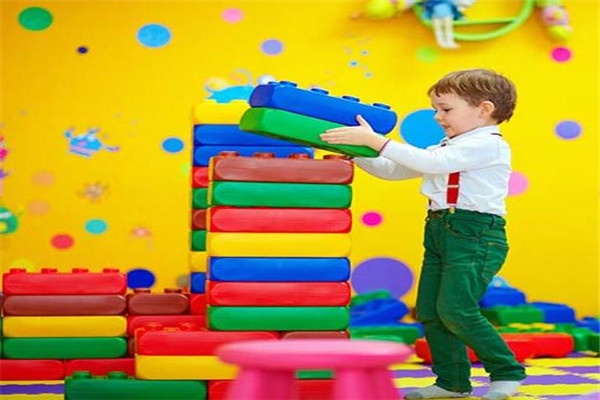 玩升嬰兒玩具 技術創新驅動下的銷售策略與發展前景